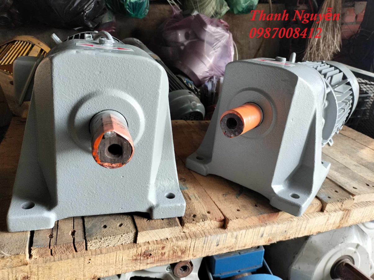 Motor giảm tốc 2.2kw 3hp....Hitachi...Japan...Hàng cũ của Nhật...Hàng Nhật bãi.