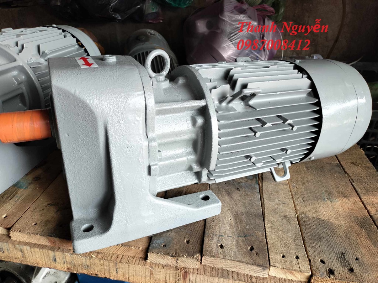 Motor giảm tốc 2.2kw 3hp....Hitachi...Japan...Hàng cũ của Nhật...Hàng Nhật bãi.