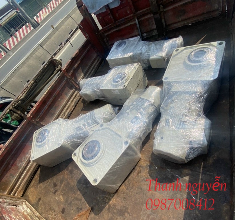 Motor giảm tốc cốt âm 0.75kw 1hp...Sumitomo...Japan...Hàng bãi của nhật...hàng cũ của Nhật.