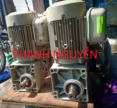 Motor giảm tốc ốp vách 0.75Kw 1hp...SUMITOMO...Japan...Hàng bãi của nhật...hàng cũ của nhật.