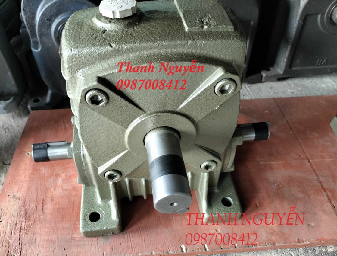 Nguyên bộ hộp số size 80 kết hợp giảm tốc 0.75kw 1HP...Makishinko...Mitsubishi...Japan...Hàng bãi của Nhật.